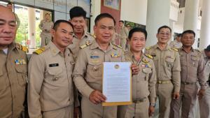 กำนัน-ผญบ.เชียงใหม่ รวมตัวแสดงพลังไม่พอใจ สส.พรรคประชาชน กล่าวหากลางสภาเหมารวมเอี่ยวยาเสพติด