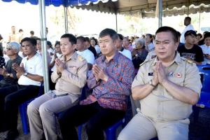 เพชรบุรีทำบุญใหญ่แหล่งโบราณคดี “ดอนยายทอง” หลังขุดพบโครงกระดูกมนุษย์ยุคก่อนประวัติศาสตร์ 8 โครง พร้อมกลองมโหระทึก 6 ใบ