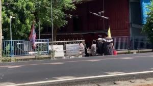 (คลิป)หมอดูดังล้านนายังเปิดบ้านรับญาติธรรมกลางกระแสดรามาล่วงละเมิดหนุ่มแก้กรรม