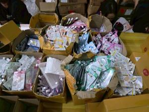 “พาณิชย์”โชว์จับของปลอม เม.ย.69 ยึดได้กว่า 7 แสนชิ้น เสียหาย 50 ล้าน