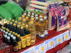 ชาวเบตงแห่ซื้อสินค้าโครงการ “ไทยช่วยไทย” ช่วยลดภาระค่าใช้จ่ายครัวเรือน