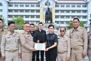 กำนัน–ผู้ใหญ่บ้านนครปฐมรวมพลังยื่นหนังสือ ผวจ.ปกป้องศักดิ์ศรี ย้ำเดินหน้าปราบยาเสพติด