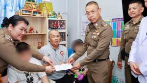ผบช.น.รุดเยี่ยมตำรวจ บก.จร.บาดเจ็บจากการปฏิบัติหน้าที่ โครงการ "เหลียวหลังแลหน้า"