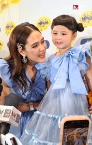 “ชมพู่ อารยา” เผยกฎเหล็กของการดูจอบ้าน “รังษีสิงห์พิพัฒน์” คือไม่ให้ดูคอนเทนต์แนวตั้ง ฮีลใจ “ต้าเหนิง” มองเป็นส่วนหนึ่งของการเติบโต