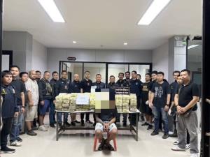 ไล่ล่าระทึก! กกล.สุรศักดิ์มนตรี-สืบ ภ.4 รวบหนุ่มสระบุรีคาสวนยาง ยึดไอซ์ 238 กก.มูลค่าหลายร้อยล้าน คนร้าย 1 รายหนีรอดได้