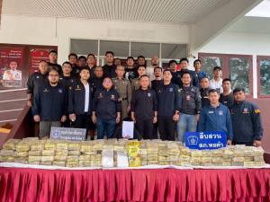ไล่ล่าระทึก! กกล.สุรศักดิ์มนตรี-สืบ ภ.4 รวบหนุ่มสระบุรีคาสวนยาง ยึดไอซ์ 238 กก.มูลค่าหลายร้อยล้าน คนร้าย 1 รายหนีรอดได้
