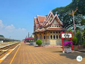 เที่ยวสุขใจ นั่งรถไฟไปหัวหิน เมืองตากอากาศสุดคลาสสิกริมทะเล