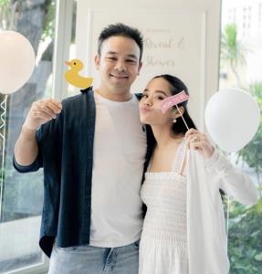 "เพราพรรณ กำภู ณ อยุธยา" คลอดลูกสาวคนแรก "น้องอารีเพราพรรณ"