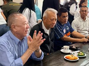 “พิพัฒน์” พบปะชาวปัตตานี รับฟังข้อเสนอสร้างสะพานเชื่อม “แหลมนก–แหลมตาชี”