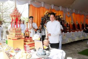 รมว.คมนาคม นำพุทธศาสนิกชนชาวสงขลา ร่วมพิธีบวงสรวงและเททองนำฤกษ์จัดสร้างวัตถุมงคล “เจ้าสัวเก้าแสน (นายแรง)”