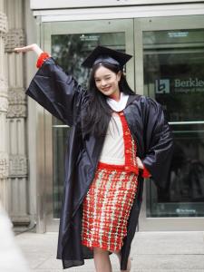 ยินดีบัณฑิตป้ายแดง! “แอลลี่ อชิรญา” คว้าเกียรตินิยมจาก Berklee College of Music สถาบันดังระดับโลก