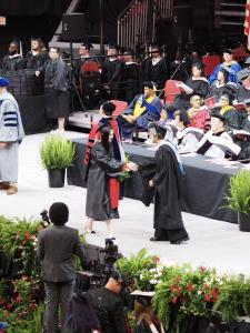 ยินดีบัณฑิตป้ายแดง! “แอลลี่ อชิรญา” คว้าเกียรตินิยมจาก Berklee College of Music สถาบันดังระดับโลก