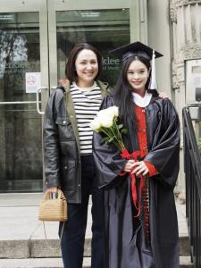 ยินดีบัณฑิตป้ายแดง! “แอลลี่ อชิรญา” คว้าเกียรตินิยมจาก Berklee College of Music สถาบันดังระดับโลก