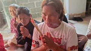 (คลิป)เมียขอสิ่งศักดิ์สิทธิ์ช่วยอีกทาง! สามีหาของป่าถูกทหารเขมรจับหายไป 15 วัน ทหารไทยเร่งช่วยพบถูกคุมตัวรอขึ้นศาลกัมพูชา