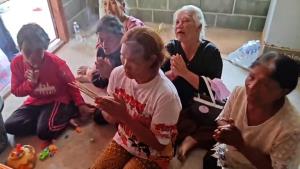 (คลิป)เมียขอสิ่งศักดิ์สิทธิ์ช่วยอีกทาง! สามีหาของป่าถูกทหารเขมรจับหายไป 15 วัน ทหารไทยเร่งช่วยพบถูกคุมตัวรอขึ้นศาลกัมพูชา