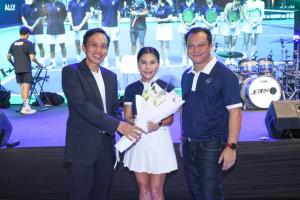 สุวัจน์ ลิปตพัลลภ ร่วมงานเปิดตัว “Crystal Sports G” สนามเทนนิสในร่มระดับเวิลด์คลาส