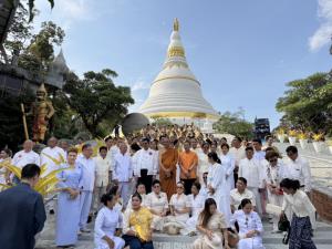 “สมเด็จพระสังฆราชศรีลังกา” เสด็จเป็นประธานสมโภช “พระเจ้าอโศกมหาราช” ณ วัดพระบรมธาตุเจดีย์ศรีภูผาสูง อ.สูงเนิน พุทธศาสนิกชนหลั่งไหลร่วมพิธีแน่น สะท้อนศรัทธาไทย-ศรีลังกาอันยิ่งใหญ่