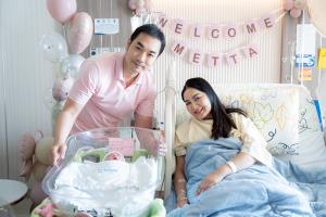 “ครูก้อย - เจมส์ เรืองศักดิ์” เพิ่งคลอดลูกสาวคนที่สอง แต่เตรียมชื่อเผื่อลูกคนที่สาม!