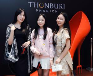 ธนบุรีพานิชเชื่อมโลก Maybach เข้ากับแฟชั่นระดับโลก