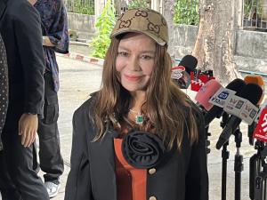 ศาลเลื่อนพิพากษาคดี “ต้อม รัชนีกร” ฟ้อง รพ.ดัง เรียก 50 ล้านบาท ทำศัลยกรรมไม่สวยเหมือนที่ตั้งใจ