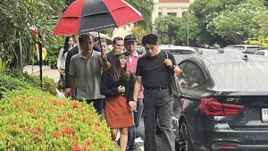 ศาลเลื่อนพิพากษาคดี “ต้อม รัชนีกร” ฟ้อง รพ.ดัง เรียก 50 ล้านบาท ทำศัลยกรรมไม่สวยเหมือนที่ตั้งใจ