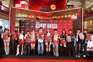เผยโฉมนักล่าฝันตัวจริง บนเวทีแถลงข่าว " TRUE ACADEMY FANTASIA 2026" เปิดตัว 12 นักล่าฝัน : The Chosen 12 ปฏิบัติการล่าฝันที่กลับมาเขย่าวงการบันเทิงอีกครั้ง
