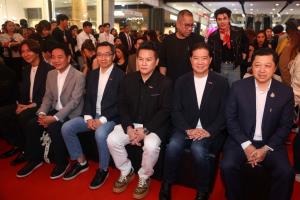 เผยโฉมนักล่าฝันตัวจริง บนเวทีแถลงข่าว " TRUE ACADEMY FANTASIA 2026" เปิดตัว 12 นักล่าฝัน : The Chosen 12 ปฏิบัติการล่าฝันที่กลับมาเขย่าวงการบันเทิงอีกครั้ง