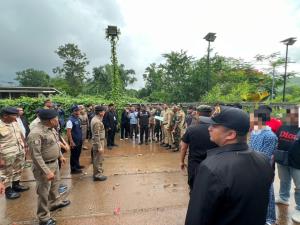 ตร.จันทบุรีรับ 18 คนไทยเพิ่งพ้นโทษจากกัมพูชากลับประเทศ พบ 11 รายมีหมายจับ-พัวพันบัญชีม้า