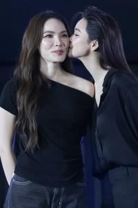 อิงฟ้า ชาล็อต ยิ้มแล้ว กับบทสรุปที่ต้องเลือก หน้าที่หรือความรัก ในกิจกรรม นทีร้อยเล่ห์ The Final Episode ตบท้ายด้วยการจุ๊บถังแก๊ส ให้แฟนๆร้องกรี๊ด