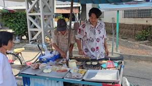 ชวนชิม “ปลาริวกิวปิ้ง” ของอร่อยคู่ตลาดศาลเจ้าโรงทอง ขายยาวนานกว่า 45 ปี