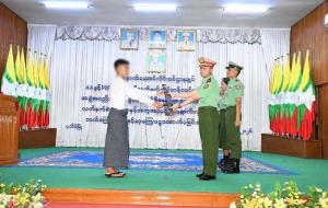 อดีตทหารฝ่ายต่อต้านอีก 103 คน เข้ามอบตัวกับกองทัพพม่า