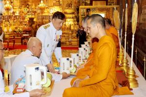 ในหลวง - พระราชินี เสด็จฯไปในการพระราชพิธีพืชมงคล ณ พระอุโบสถวัดพระศรีรัตนศาสดาราม