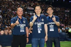 นายพงศธร เอื้อมงคลชัย พร้อมด้วย นายภาณุพล กิตติคำรณ และนายอุกฤษณ์ ภาควิวรรธ