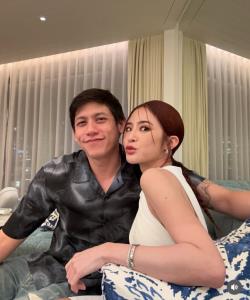 “มายด์ ลภัสลัล” โชว์หลักฐานการ์ดเชิญ “ทราย สก๊อต” ร่วมงานแต่ง ลั่นไม่คิดล้ำเส้นครอบครัว แค่เป็นกระบอกเสียงเผยข้อเท็จจริงแทนสามี