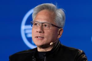 ทรัมป์' แวะรับซีอีโอ Nvidia ร่วมทริปปักกิ่ง ลั่นจะโน้มน้าวให้ 'สี จิ้นผิง' เปิดประเทศจีน