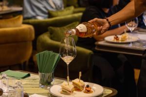ไม่ใช่แค่สนามซ้อม! “Groove &amp; Grit” ปั้นคอมมูนิตี้คนเมือง ผ่าน Golf, Wine &amp; Lifestyle
