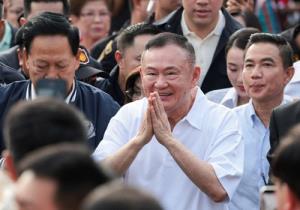 ‘คุณหญิงอ้อ’ ลมใต้ปีกหนุน ‘ทักษิณ’ ไปต่อ หวั่น ‘นายกหนู’ แก้ ศก.ไม่สำเร็จ ‘แม้ว’ มาแน่!?