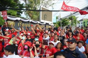 ‘คุณหญิงอ้อ’ ลมใต้ปีกหนุน ‘ทักษิณ’ ไปต่อ หวั่น ‘นายกหนู’ แก้ ศก.ไม่สำเร็จ ‘แม้ว’ มาแน่!?