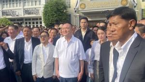 ‘คุณหญิงอ้อ’ ลมใต้ปีกหนุน ‘ทักษิณ’ ไปต่อ หวั่น ‘นายกหนู’ แก้ ศก.ไม่สำเร็จ ‘แม้ว’ มาแน่!?