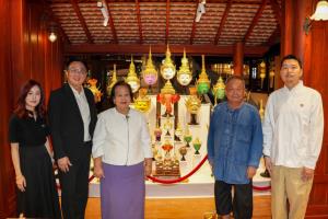 เมืองสุขสยาม เนรมิต “SOOK SMALL WORLD”  ชวนสัมผัสมนต์เสน่ห์แห่งศิลปะ ย่อส่วนวิถีและวัฒนธรรมไทย สู่งานคราฟต์ไทยขนาดจิ๋ว  ณ ชั้น UG โซนภาคกลาง เมืองสุขสยาม ไอคอนสยาม
