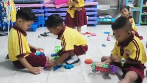 โรงเรียนเอกชน จ.ตรังไอเดียดีออกชุดนักเรียนยุคประหยัด ตัวเดียวใช้ได้หลายกิจกรรม