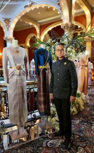 ผศ.ดร.อนุชา ทีรคานนท์ ผู้อำนวยการสถาบันส่งเสริมศิลปหัตถกรรมไทย 