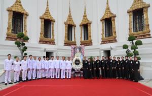 บริษัท กรุงไทยพานิชประกันภัย จำกัด (มหาชน) ได้รับพระราชทานพระบรมราชานุญาต ให้ร่วมเป็นเจ้าภาพพระพิธีธรรมสวดพระอภิธรรมพระบรมศพ  สมเด็จพระนางเจ้าสิริกิติ์ พระบรมราชินีนาถ พระบรมราชชนนีพันปีหลวง
