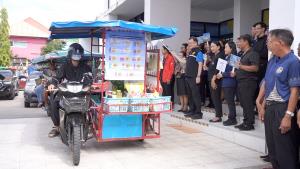 ผู้ว่าฯขอนแก่นปลื้มรถพุ่มพวง ช่วยชาวบ้านเข้าถึงสินค้าราคาถูก บางรายการลดกว่า 58%