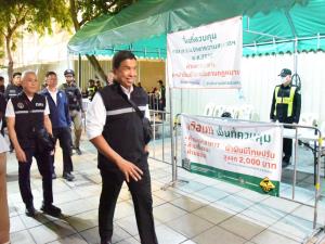 ชัชชาติแก้ปัญหาคนไร้บ้าน ย้ำดูแลแบบละมุนละม่อม หลังเฝ้าระวังราชดำเนินห้ามแจกอาหาร